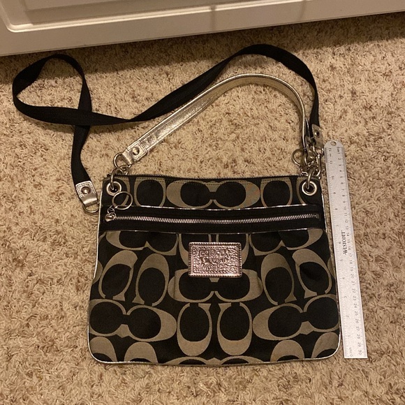 COACH. Women’s Purse with Shoulder Strap & Crossbody Strap - Picture 6 of 10